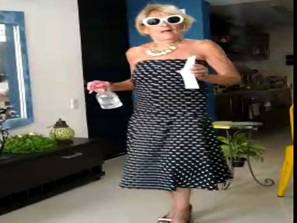 Mujer en Barranquilla celebró bailando la vacunación contra el COVID-19