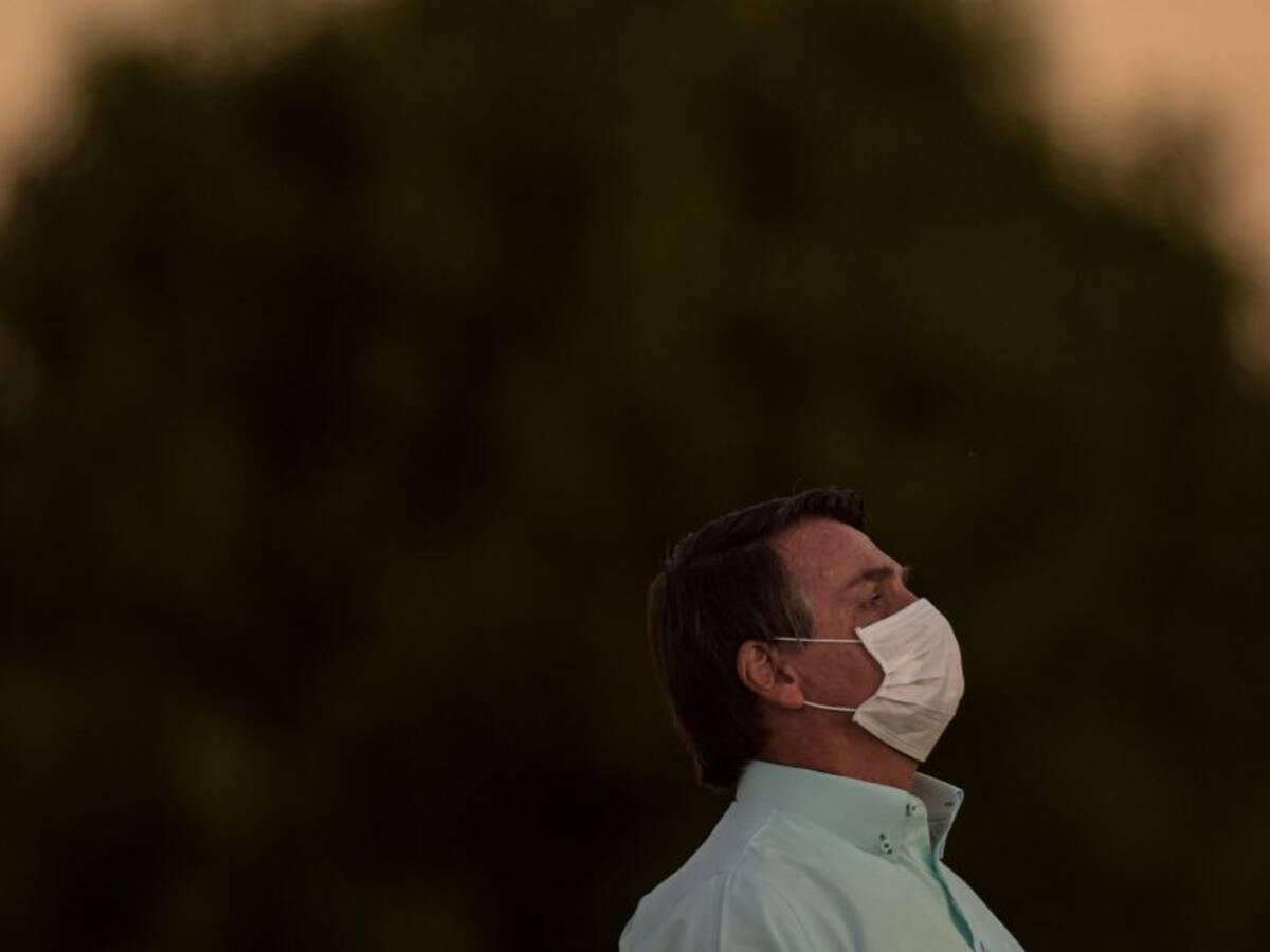 Bolsonaro da nuevamente positivo a coronavirus