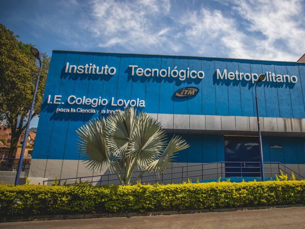 Estudiantes recibirán becas para pregrado y posgrados nacionales e internacionales en Medellín