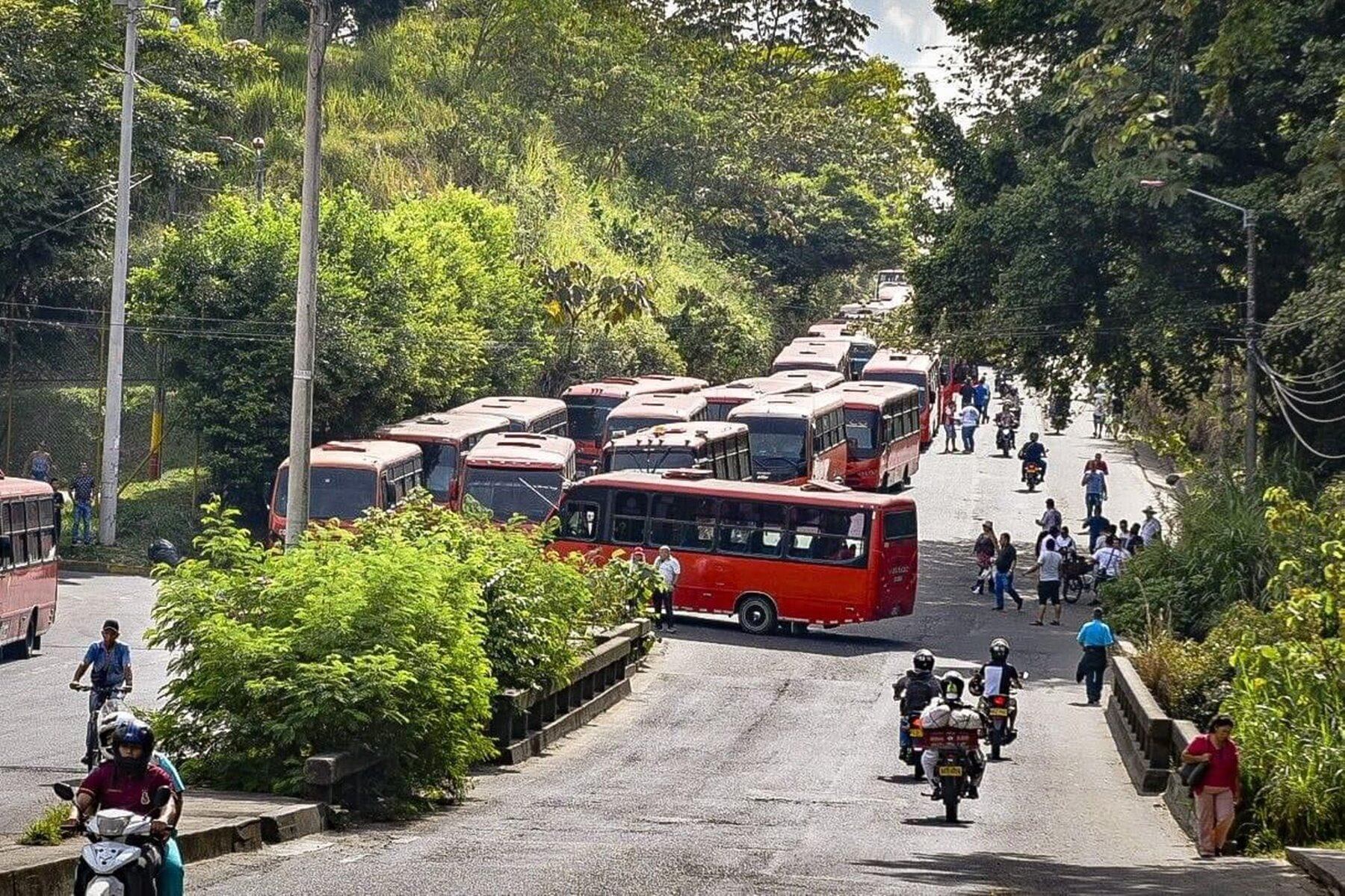 Paro de busetas en Ibagué