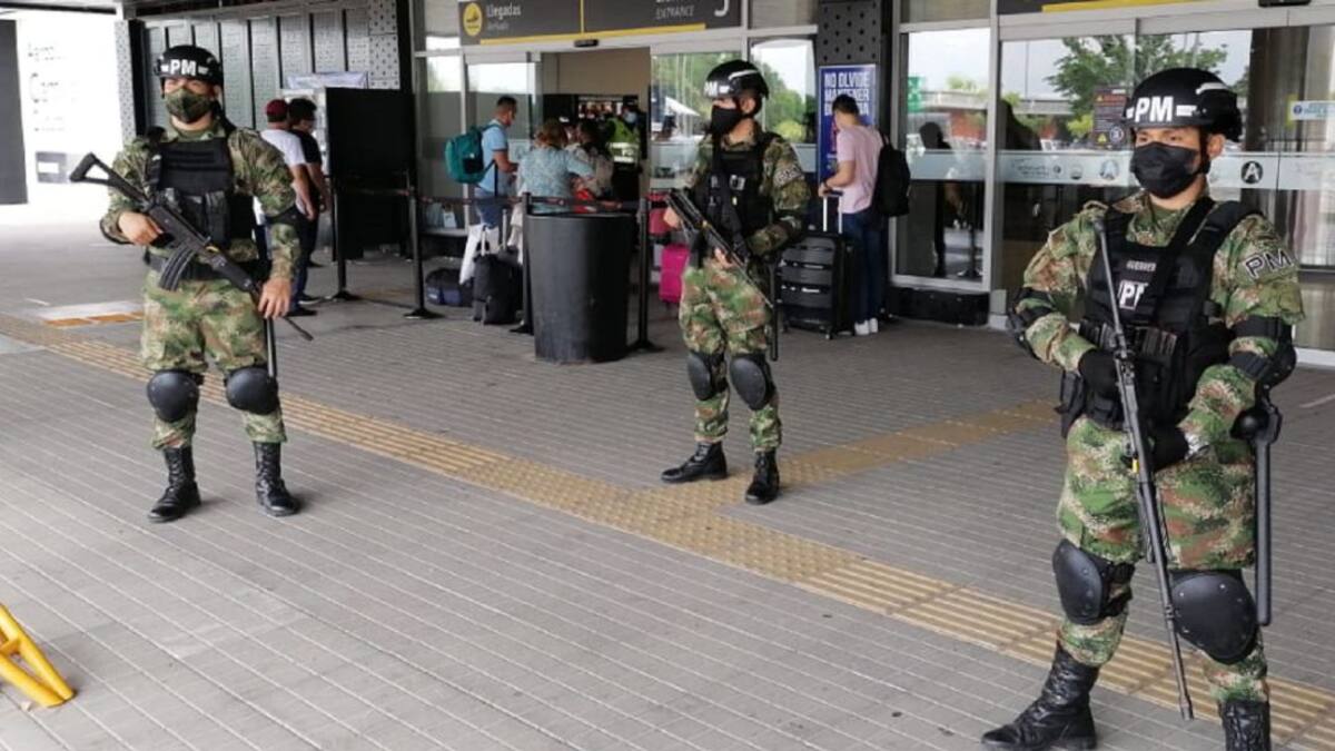 Ejército resguarda los peajes para evitar que sean incinerados
