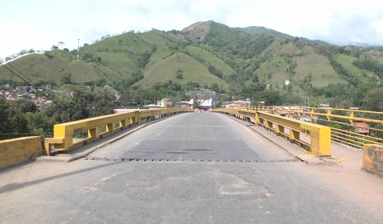 Puente de Irra en el corregimiento que del mismo nombre en Quinchía, Risaralda