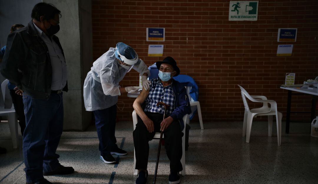 Vacunación contra la COVID-19