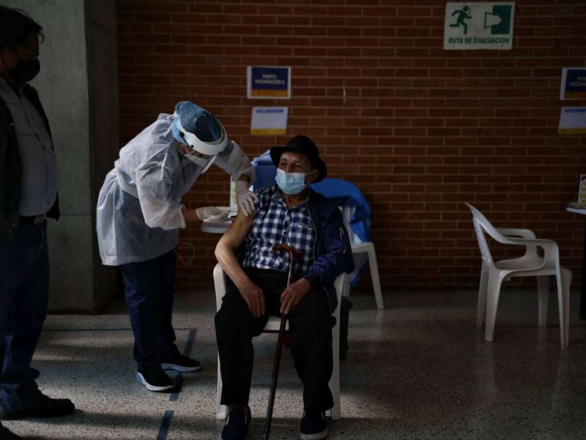 COVID-19 en Colombia: este viernes se reportaron 29.570 casos nuevos