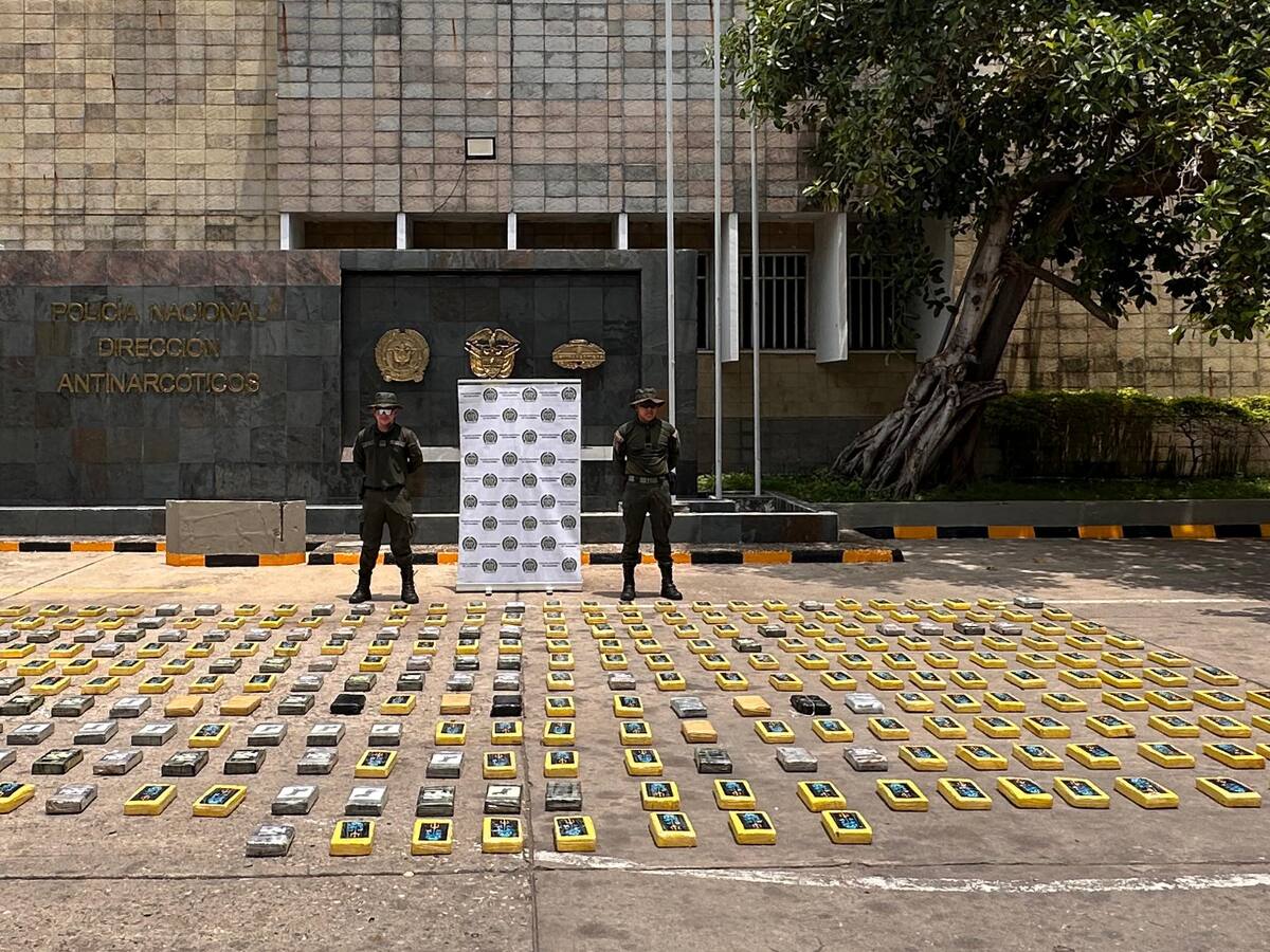 Policía incautó 299 kilos de cocaína ocultos en cargamento de bananos en el Puerto de Cartagena