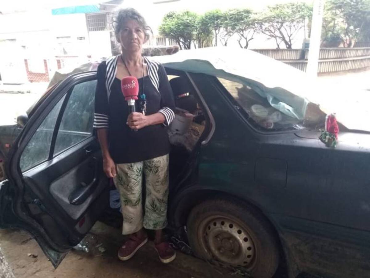 Video: Esta mujer vive en un carro desde hace 20 años