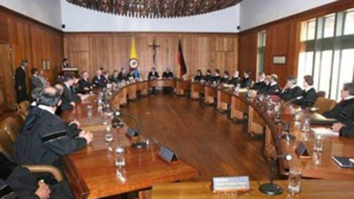 Comienza estudio de la carta de renuncia de Viviane Morales en la Corte Suprema
