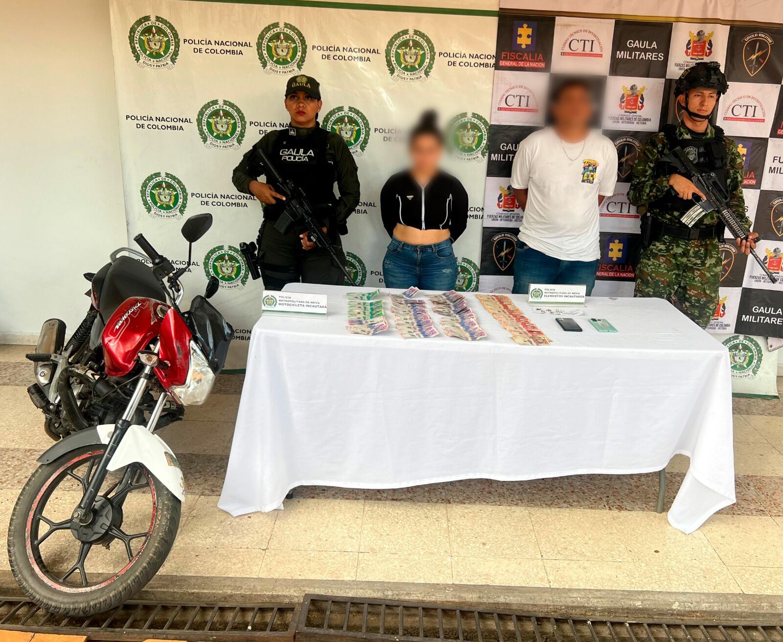 La pareja se hacían pasar como miembros del frente Dario Gutierrez