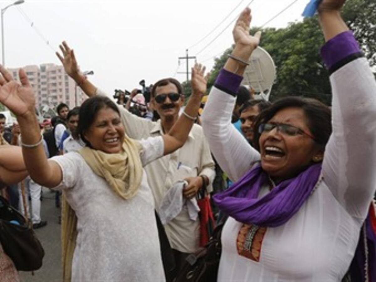 Condenan a muerte a cuatro acusados de violación sexual que indignó a la India