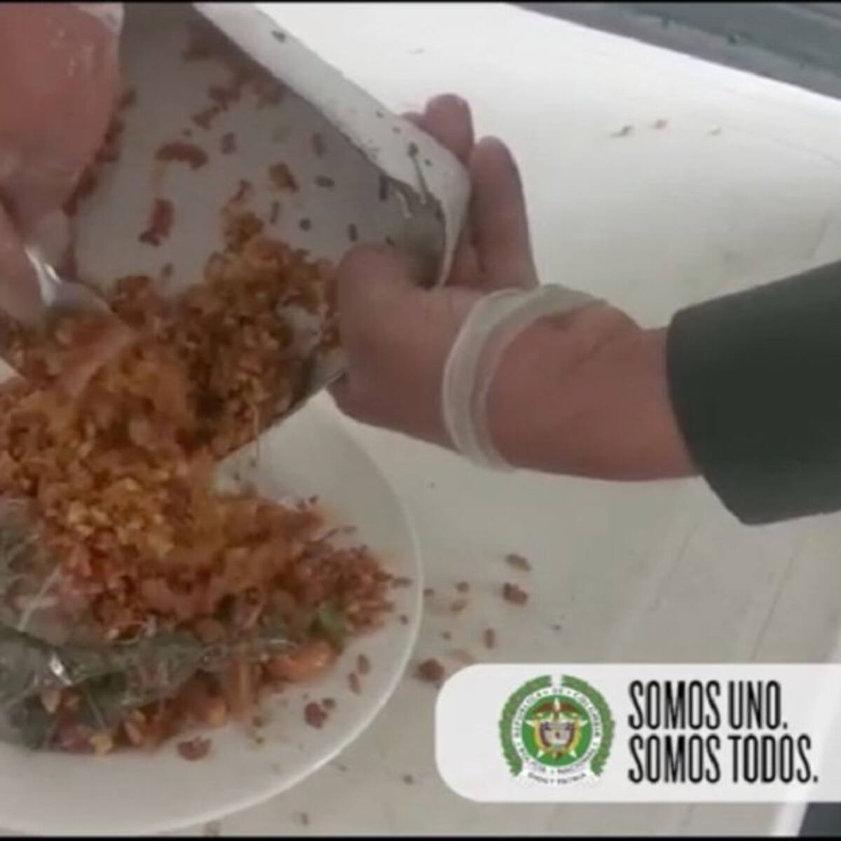 La caja de arroz chino contenía algo más que carne y salsas