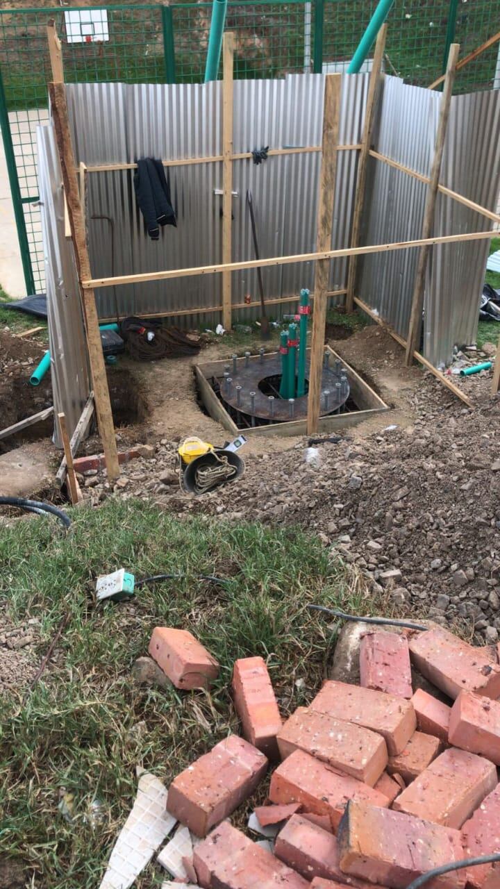 La comunidad del barrio Soaquira en Tunja, esta indignada con el permiso para construir una antena telefónica en el parque / Foto: Caracol Radio