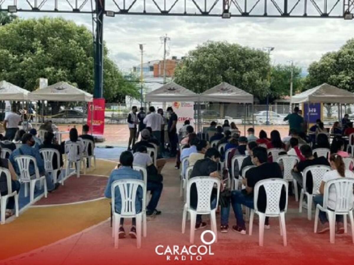 Feria del empleo se convierte en alternativa contra la informalidad laboral