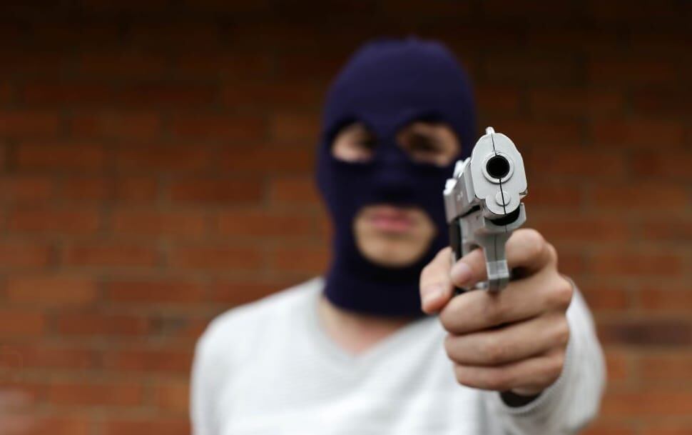 Dos menores de edad, una niña de 9 años y un adolescente de 15 años de edad.