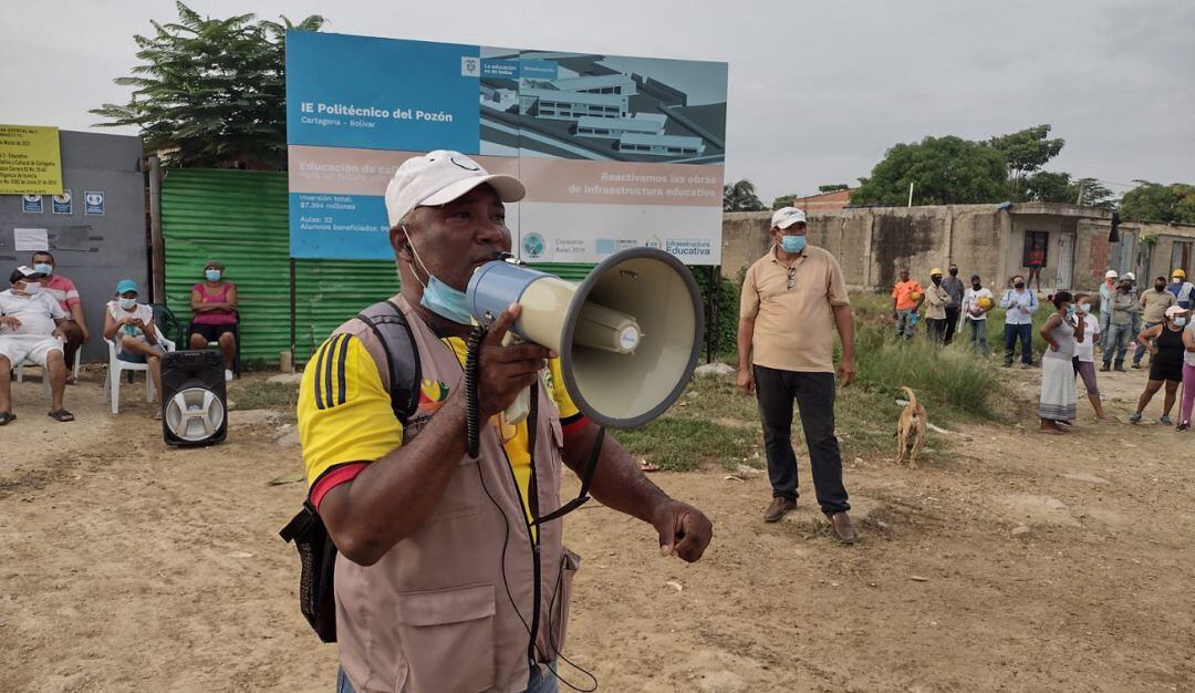 La comunidad realizó un plantón para exigir soluciones a un posible problema que se generaría con los drenajes pluviales