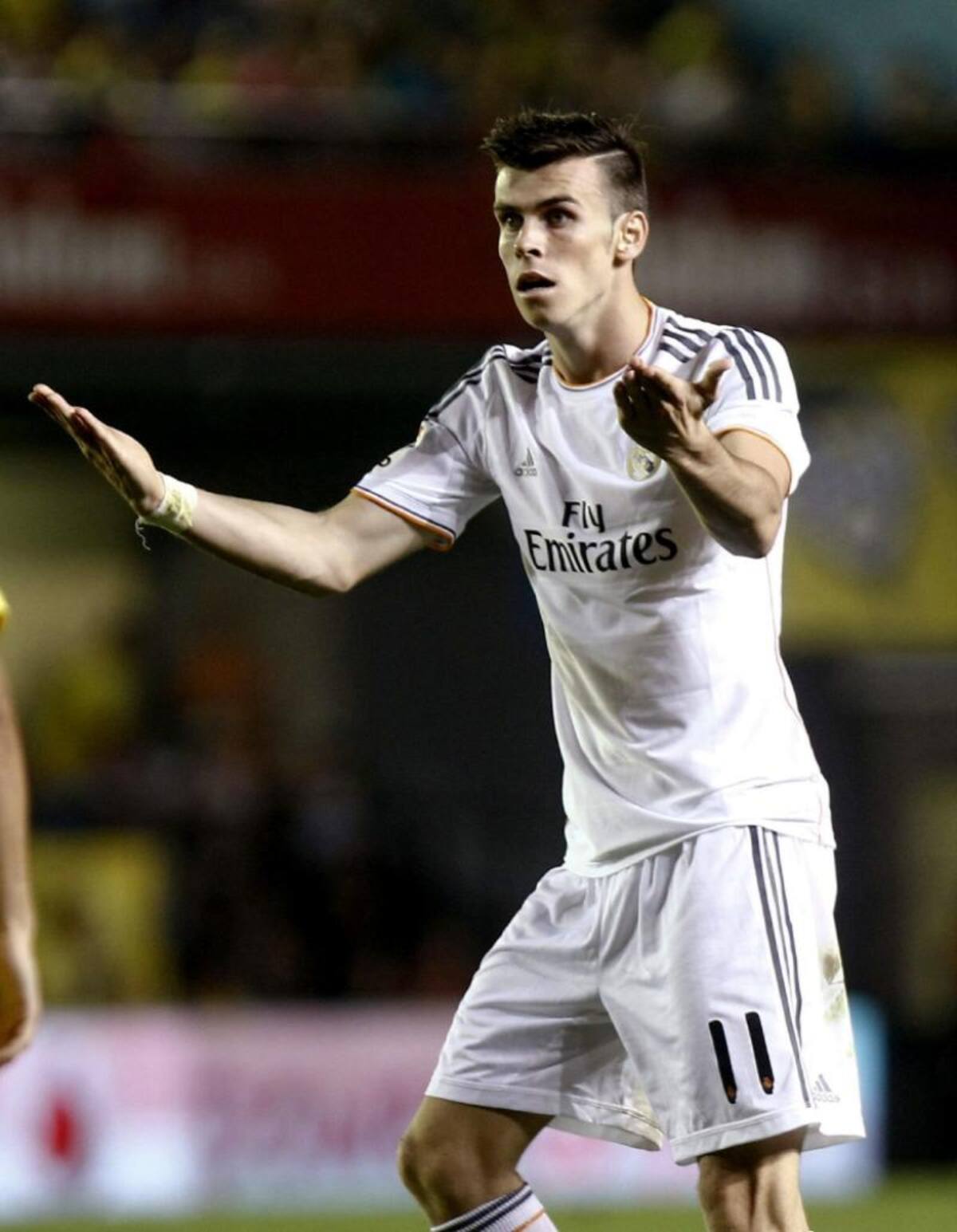 Los goles del partido los marcaron Bale y Cristiano para los merengues y Cani y Dos Santos para los locales.