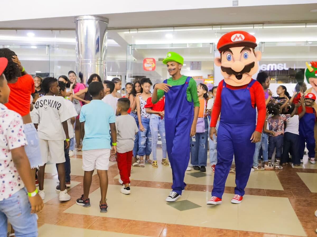 Cine y diversión para los niños bolivarenses en su día