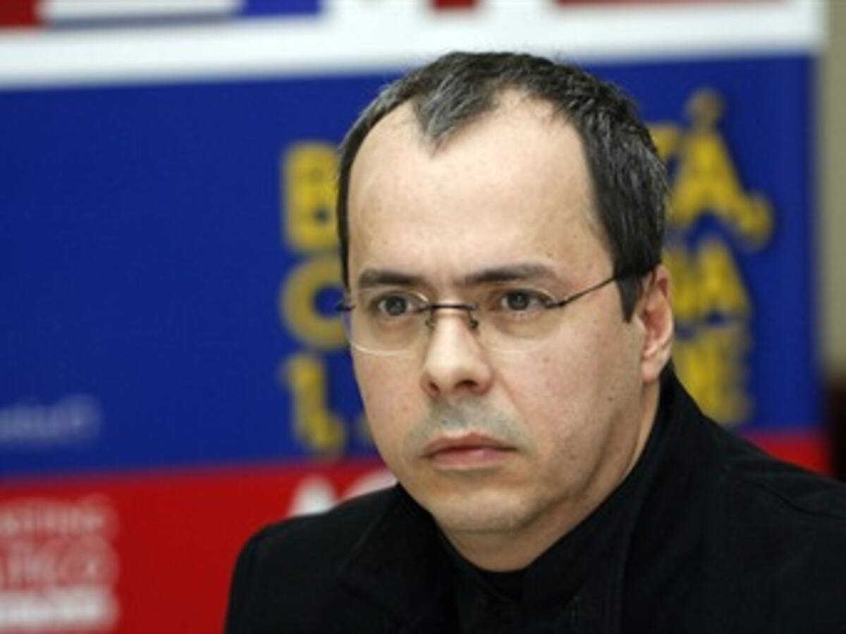 A interrogatorio J.J. Rendón en consulado de Miami