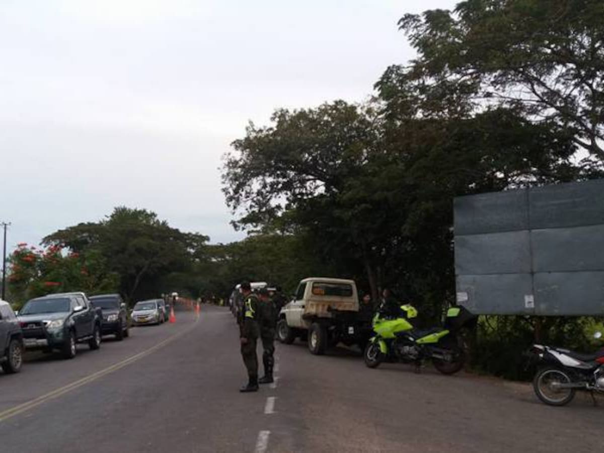 A un solo carril vía de acceso y salida de Arauca, no fue permitido el paro de ganaderos