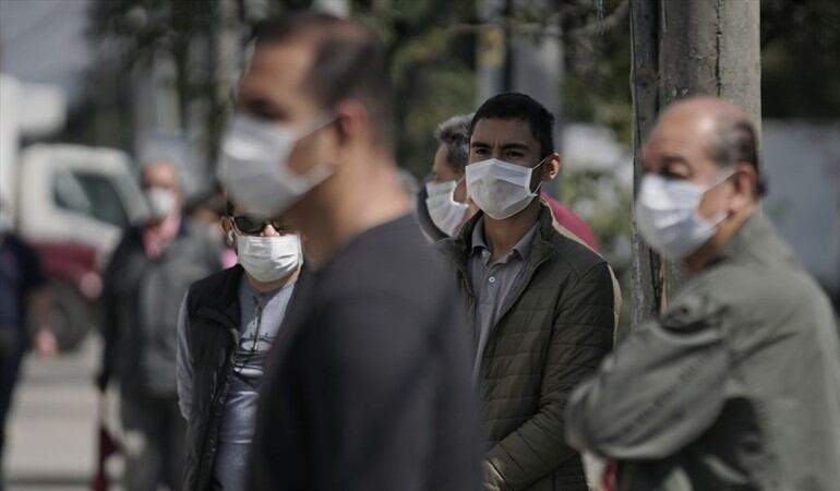 ¿Qué implicaciones tiene volver a salir para emprender la reactivación de la economía?. Foto: Colprensa