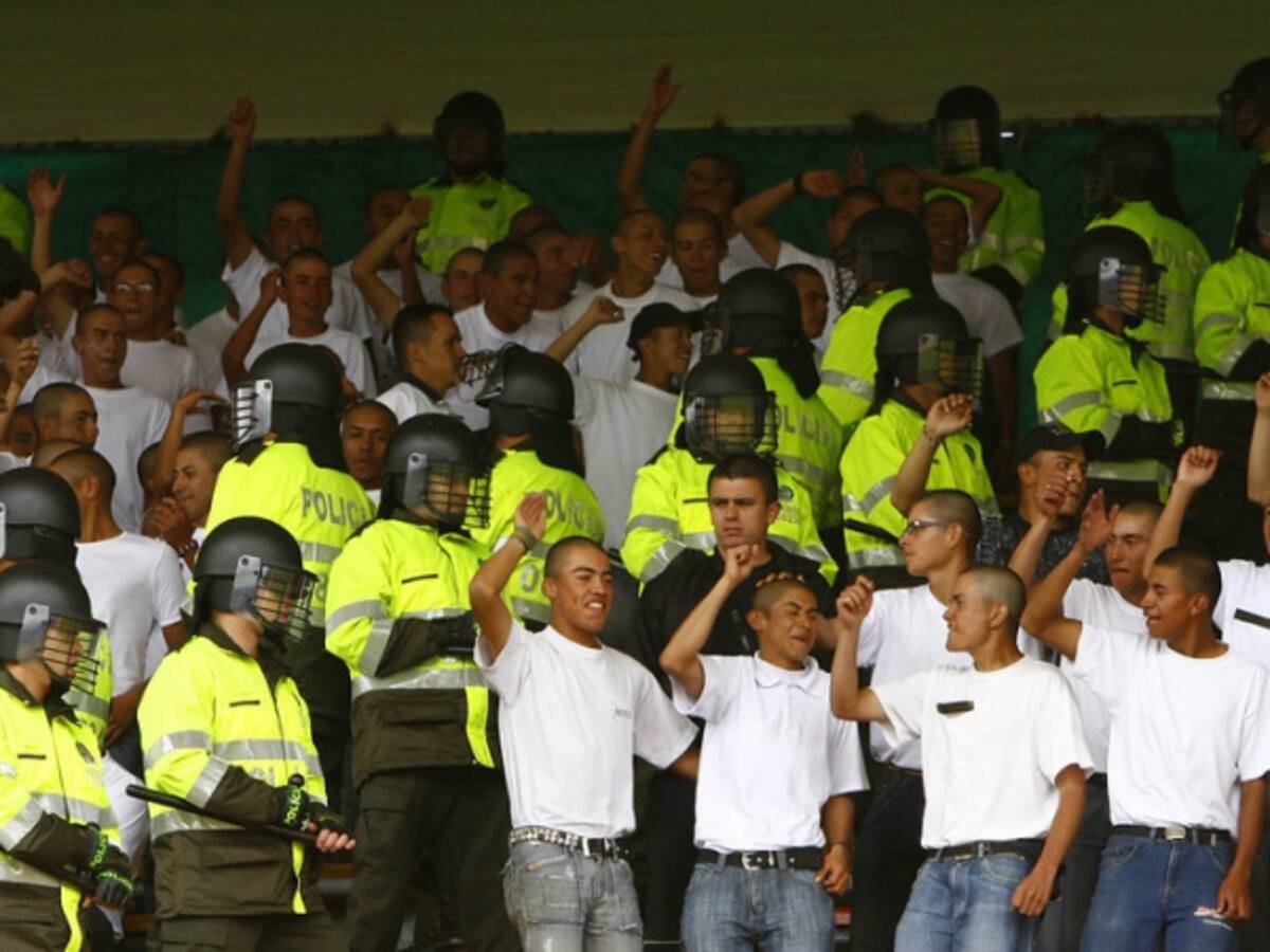 Policía deberá ofrecer excusas públicas por falso plan desarme de barras bravas