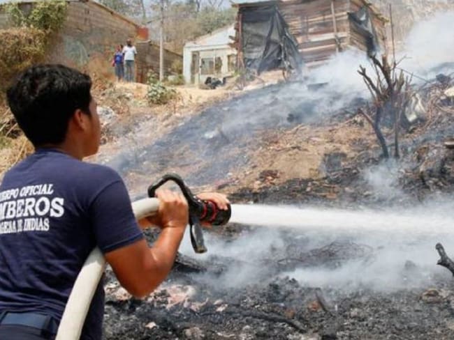 Bomberos atienden 3 incendios forestales diarios en Cartagena
