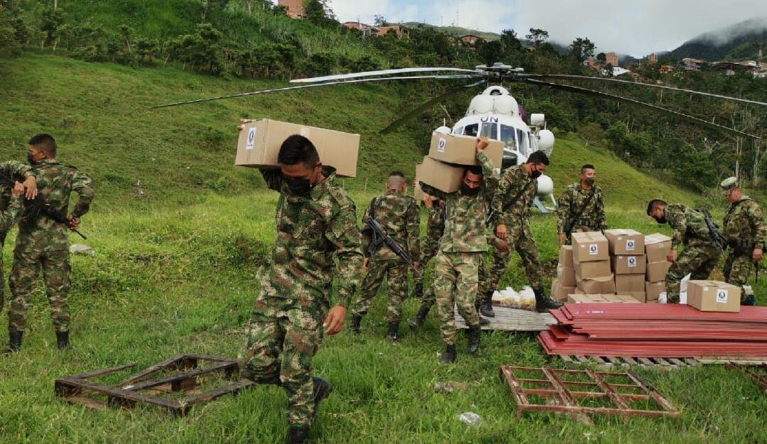 Debido a las condiciones del clima y estado de la vía, las ayudas demoraron en llegar dos días