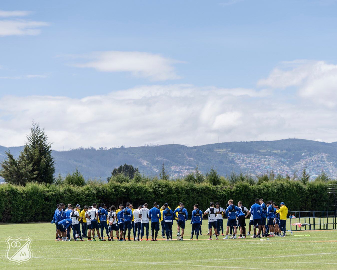 Millonarios en sus últimos entrenamientos antes de su juego ante Águilas Doradas  / Twitter: @MillosFCOficial.