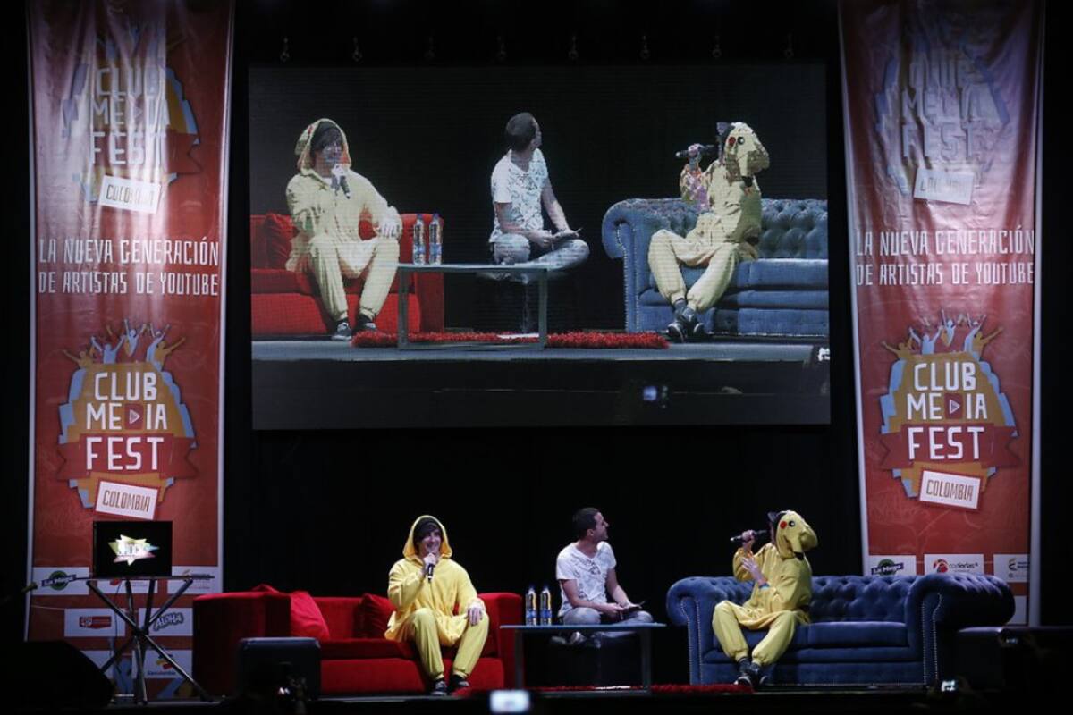 Massa, también productor y director de cine de títulos como "Patoruzito", "Isidoro, la película" o "Un hijo genial", siente que estas estrellas de Internet "cada vez se cuidan más en su contenido y en su vocabulario, aunque hay otros que "quizá no son tan responsables", pero los ya consagrados sí son "muy conscientes" de ello.