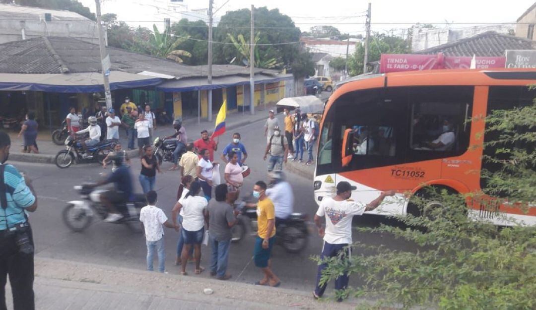 Los manifestación se presentó por los altos cobros por parte de la empresa que presta el servicio de energía