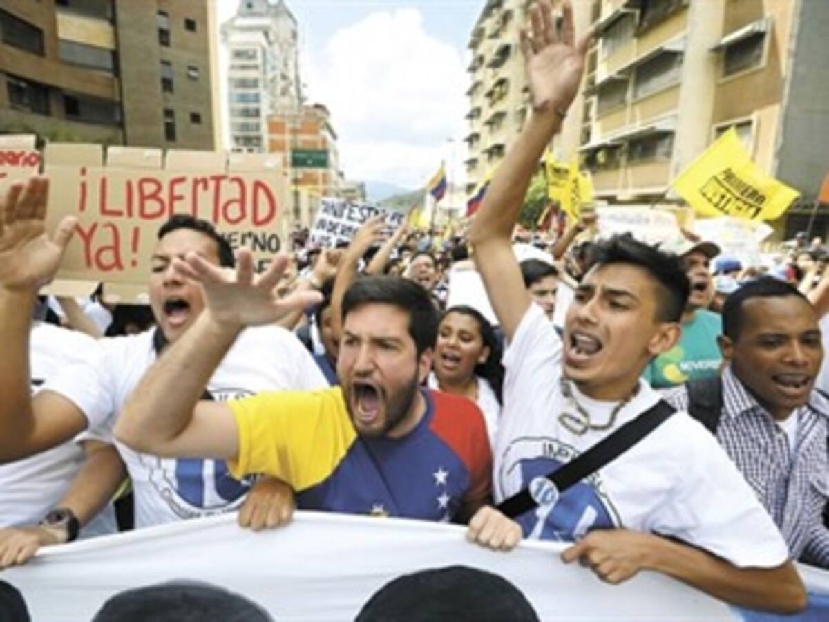 Crece la tensión en Caracas con nueva marcha estudiantil
