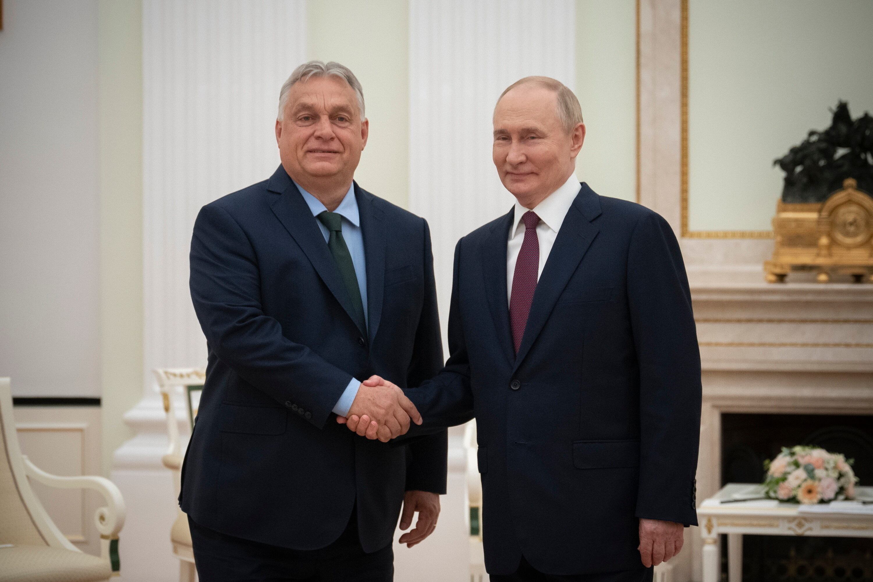 Encuentro entre el primer ministro húngaro, Viktor Orban y el presidente ruso, Vladimir Putin. 
EFE/EPA/VIVIEN CHER BENKO/HUNGARIAN PM'S PRESS OFFICE