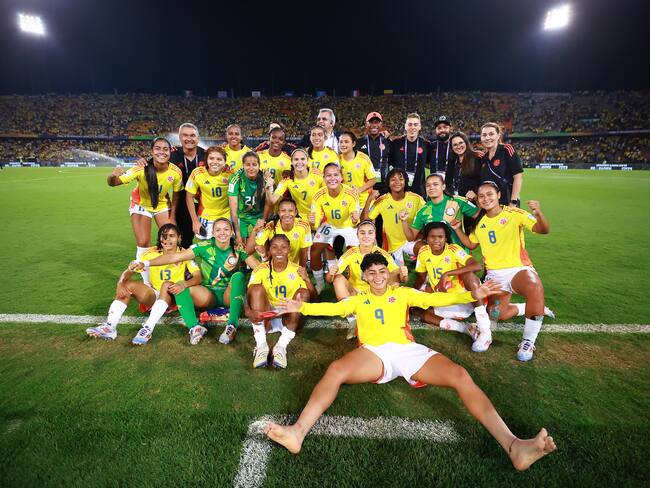 Las jugadoras de la Selección Colombia celebran su clasificación a octavos de final. (Photo by Hector Vivas - FIFA/FIFA via Getty Images)