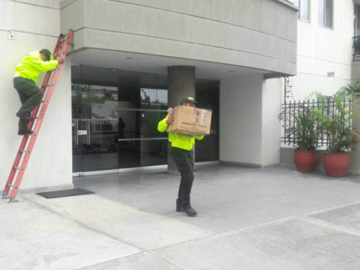 Hallan caleta con más de 2.000 millones de pesos y joyas en el norte de Cali