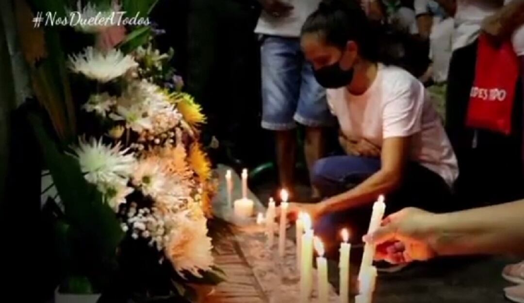 Velatón en apoyo a la fuerza pública