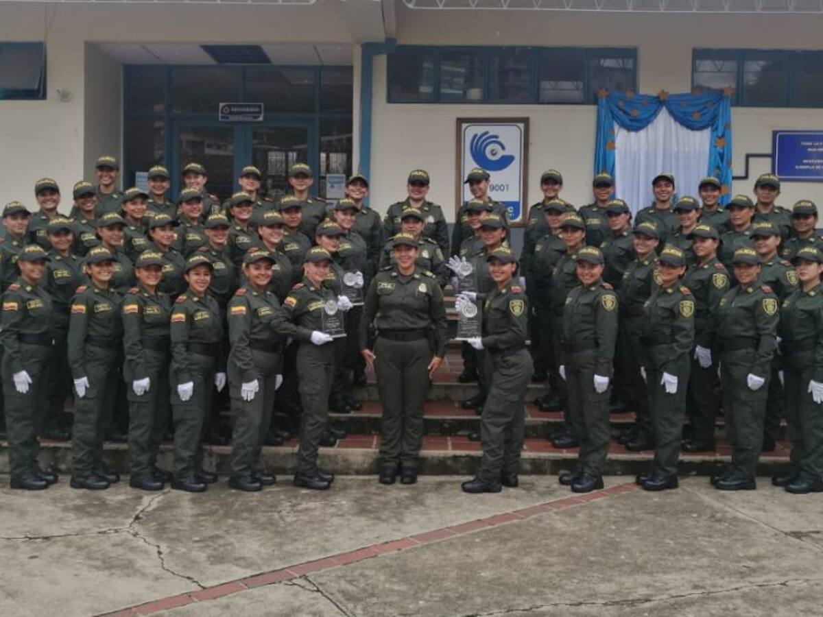 VIDEO: Primeras mujeres prestan servicio militar en la Policía