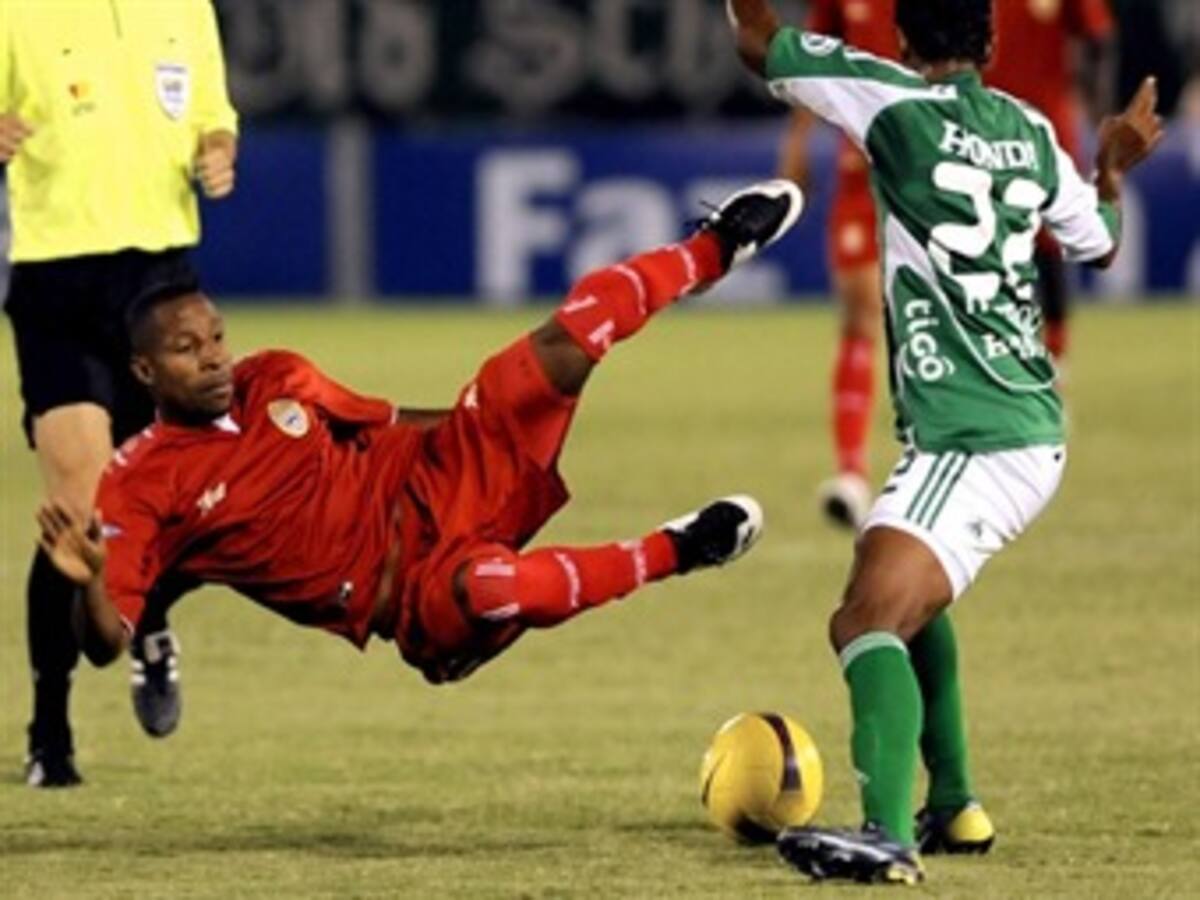 Cuatro equipos de fútbol fueron sancionados por no pagar salarios