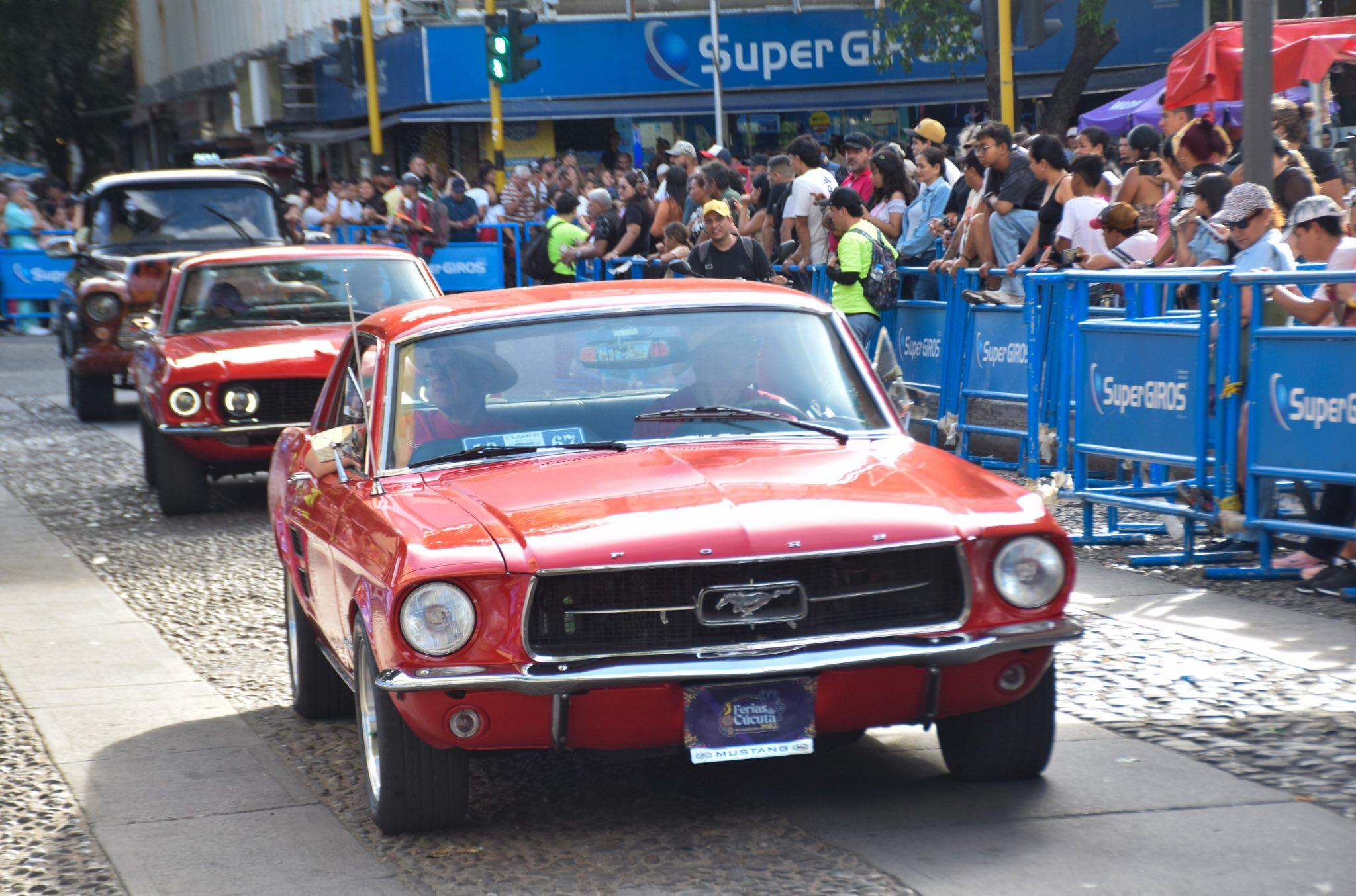 Desfile vehículos antiguos / Foto: Alcaldía de Cúcuta