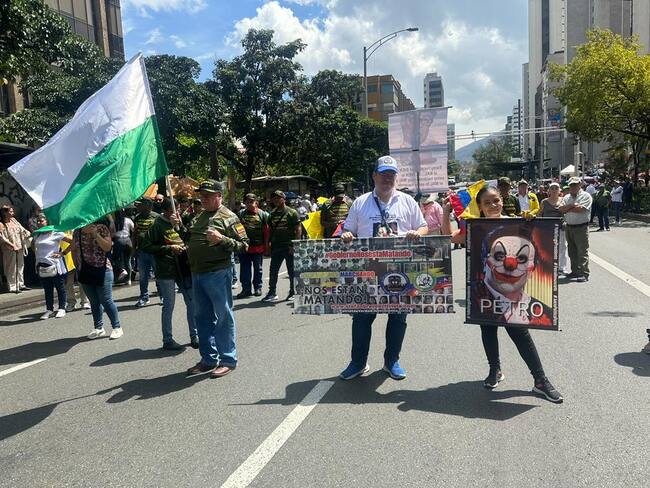 A la “marcha de la mayoría” en Medellín le faltó gente