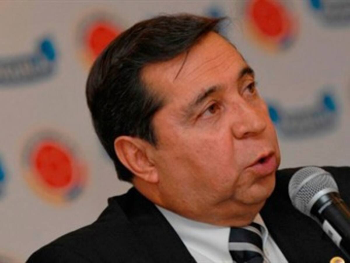 Álvaro González no se retractará de afirmaciones en las que calificó al homosexualismo como una enfermedad