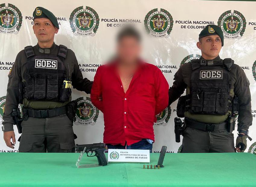 Portaba un arma de fuego tipo pistola 9 mm. Foto Policía Neiva.
