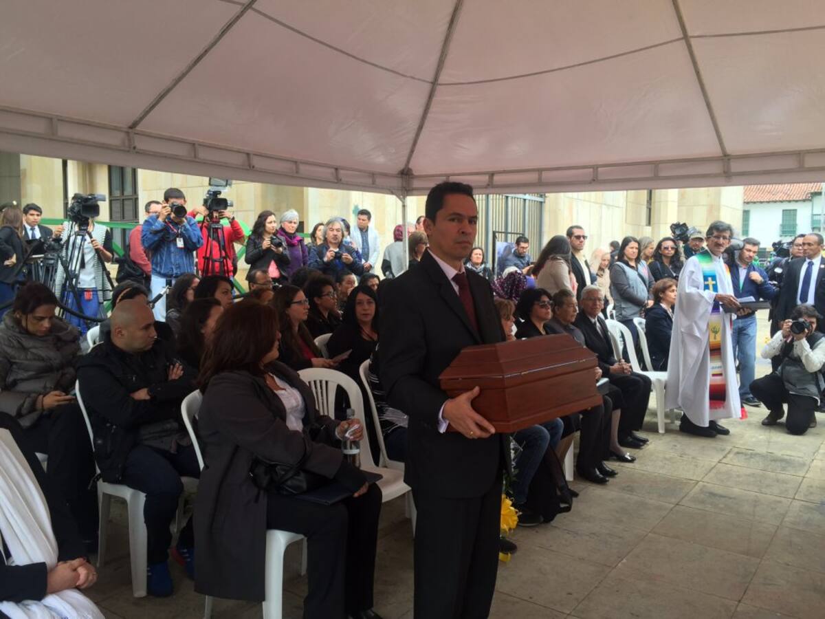 Echeverri resaltó que es "un momento histórico y transcendental para Colombia, un momento que todos esperamos sea el momento de la reconciliación, y la paz que anhelamos, nuestro país será un mejor país el día que los derechos humanos sean totalmente respetados".