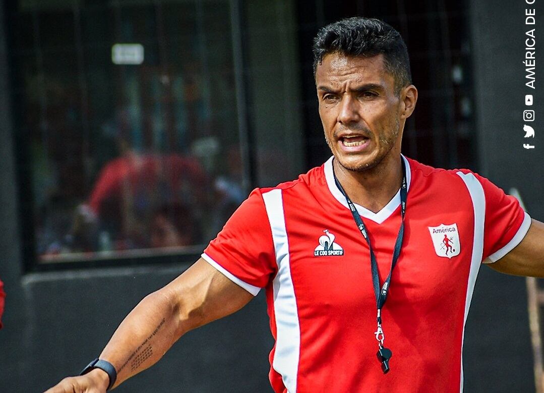 Lucas González, entrenador del América de Cali / @AmericadeCali