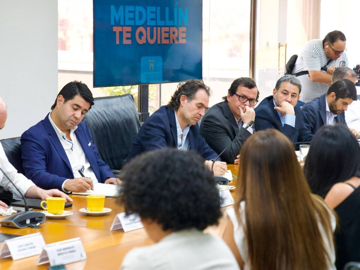 Metro de la 80 y vías 4G podrían suspenderse por falta de recursos del Gobierno Nacional