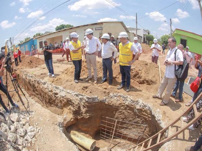Construcción de alcantarillado de El Carmen de Bolívar genera mil empleos