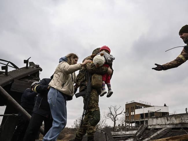 Evacuación de ciudadanos ucranianos de las zonas fronterizas con Rusia.        Foto: Getty 