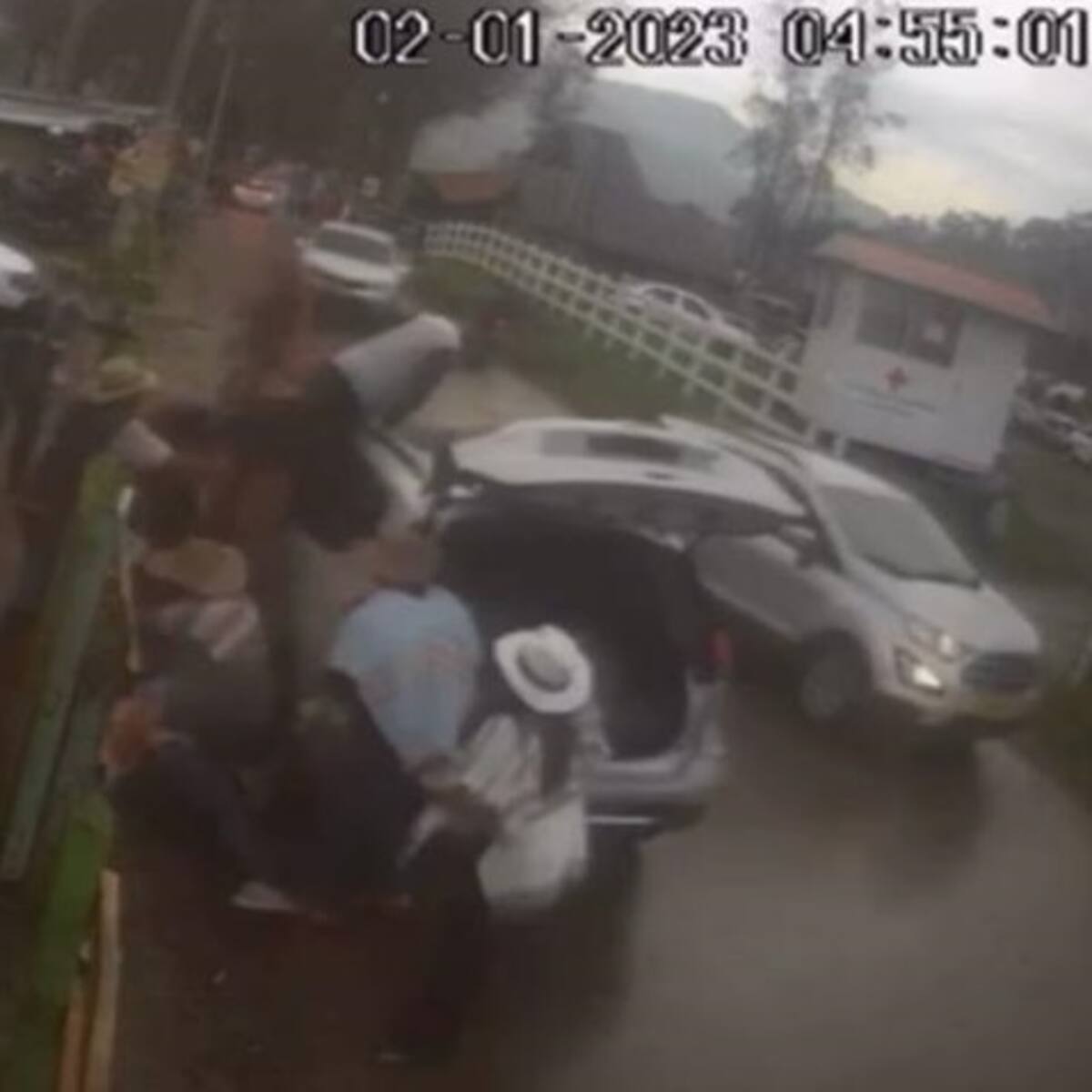Polémica en Salento, Quindío por caballo que generó daños a carro de turista