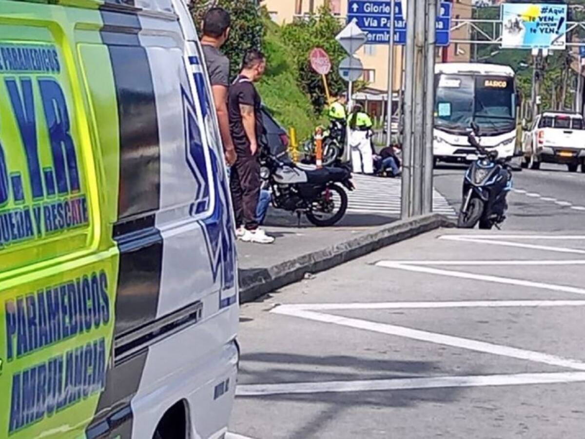 Mujer resultó herida tras haber sido atropellada por una moto en La Fuente