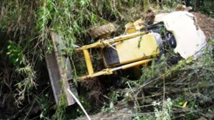 Quedarían 2 ó 3 cuerpos atrapados por alud de tierra en vía de Neiva