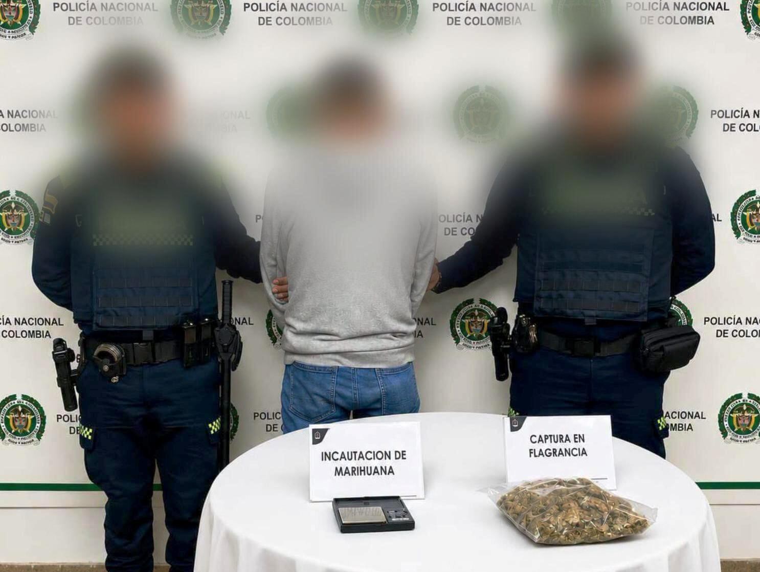 El presunto expendedor fue sorprendido con droga lista para su comercialización y una gramera utilizada para dosificar los estupefacientes