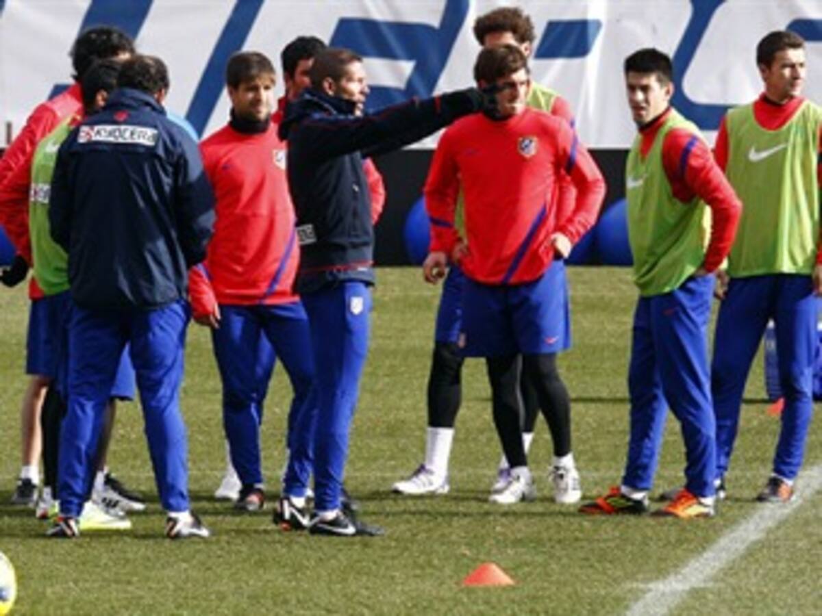 El Atlético de Simeone desafía al Barcelona en un duelo decisivo